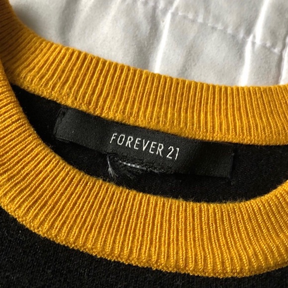 Forever 21 flower crop top - Picture 4 of 4